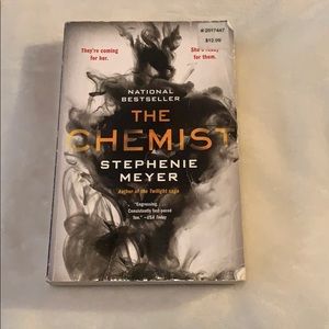 The Chemist by Stephanie Meyer.